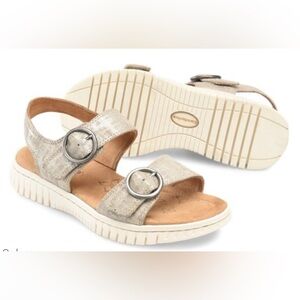 Comfortiva Copley Gold Gray suede sandals 7.5